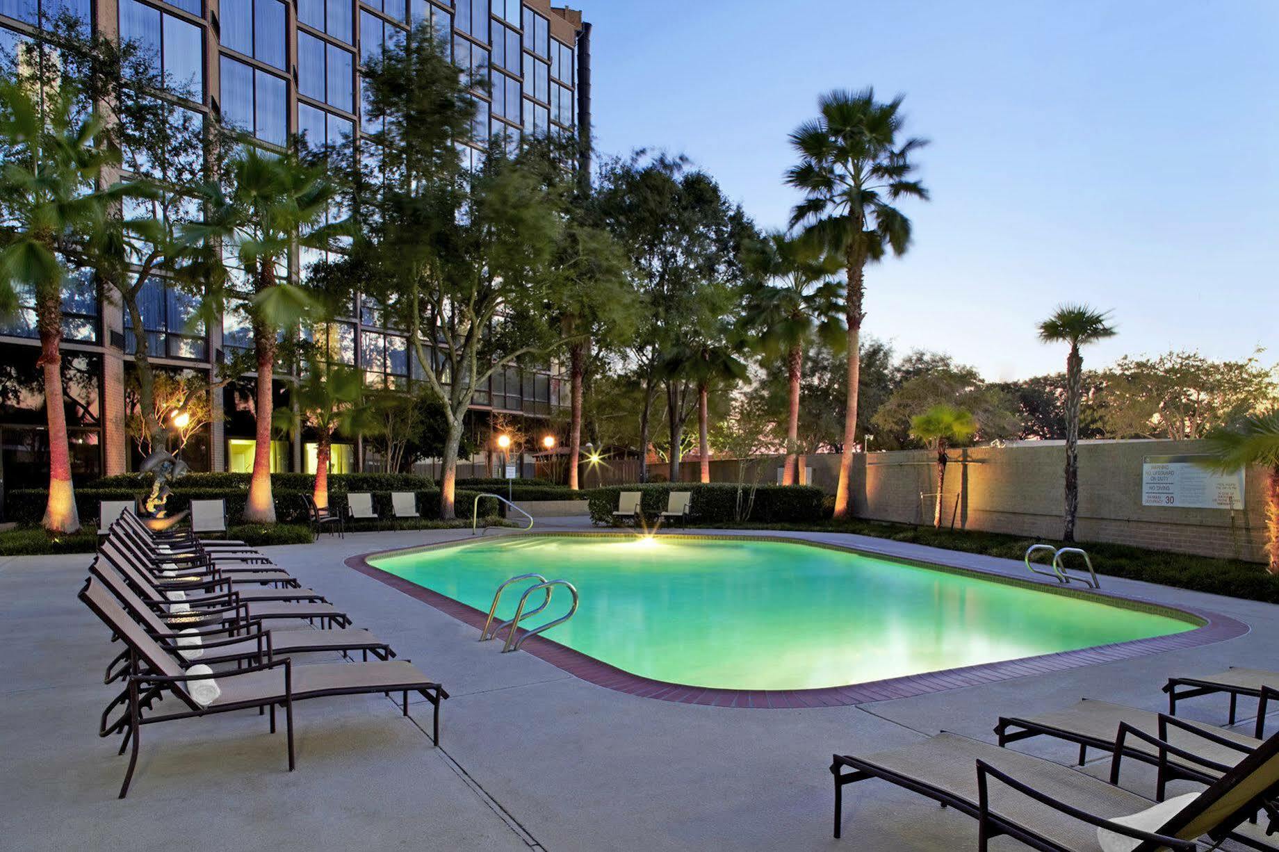 Sheraton Houston Brookhollow Hotel Esterno foto